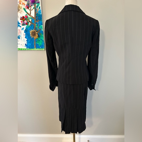 Bergamo Studio Suit - Picture 8 of 12